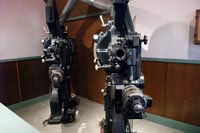 萬代館で使用されていた
古い映写機が保存・展示