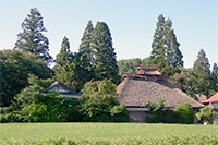 村上家住宅近くの美しい茅葺集落