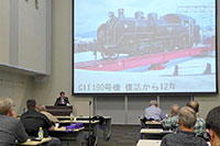各国の報告を受けて大井川鉄道の
石川氏がＣ11 190復活と
営業戦略を披露