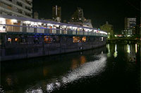 野毛都橋商店街ビルの夜景