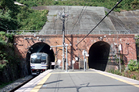 赤煉瓦の横須賀線の隧道