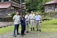 重伝建地区の加賀東谷を見学
一人で集落の保全活動を行う
二枚田さん、加賀市担当、市議らと